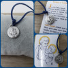 Cadre religieux en lin brodé d'un Saint Joseph et carte prière