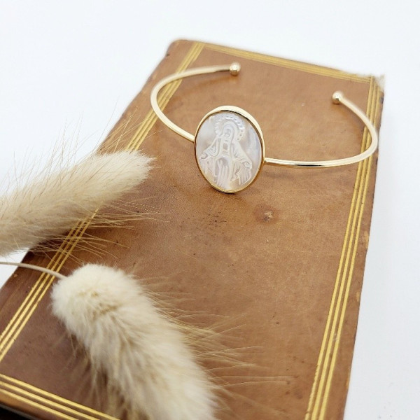 Bracelet jonc religieux à la médaille miraculeuse nacre et plaqué or