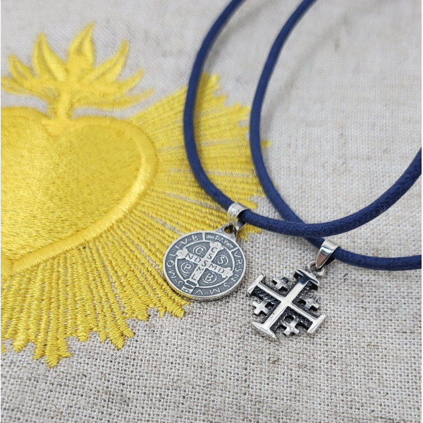 Collier protecteur Croix Saint Benoît garçon en argent ou plaqué or