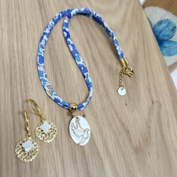 Collier colombe Esprit Saint plaqué or sur nacre